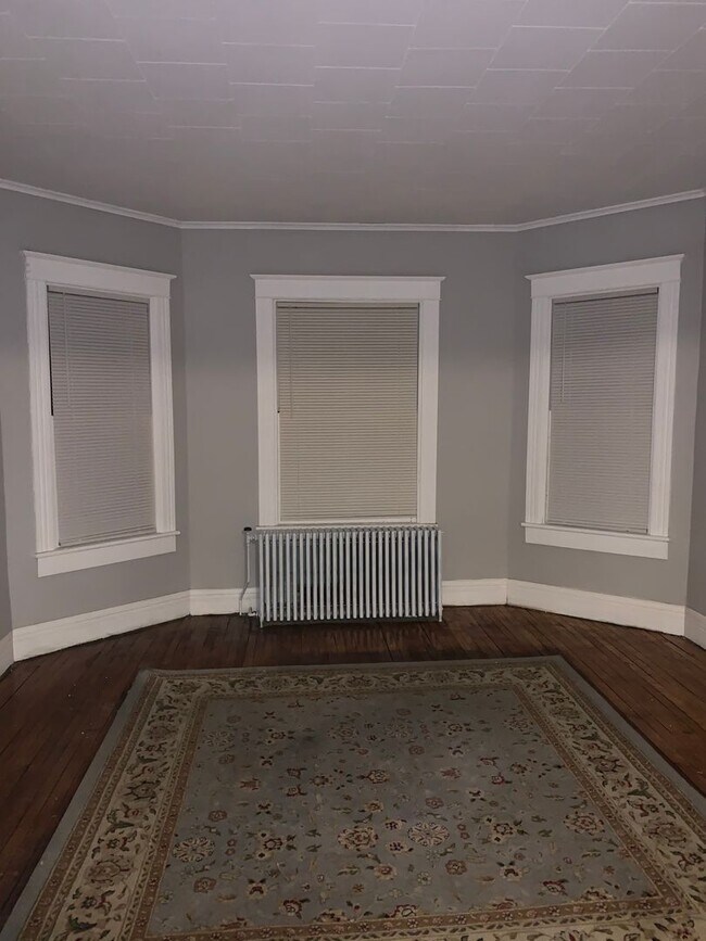 Building Photo - 39 N Pawling St