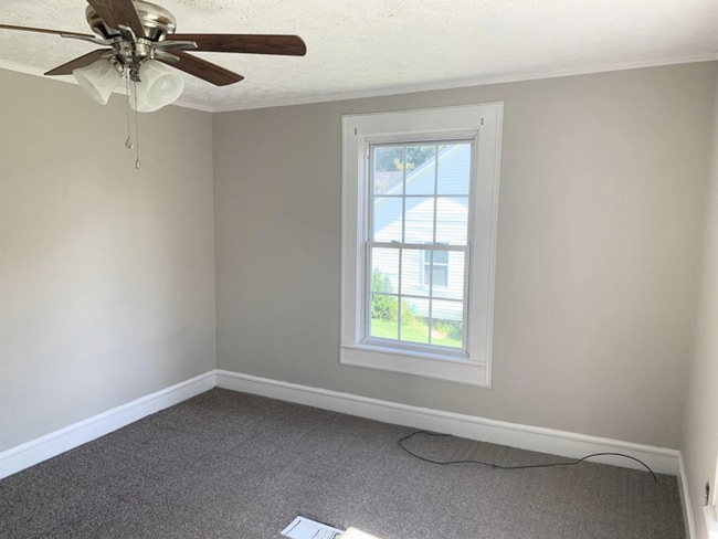 Building Photo - Stylish Downtown Retreat in the Heart of G...