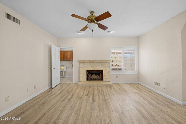 Building Photo - 15643 N 50th St