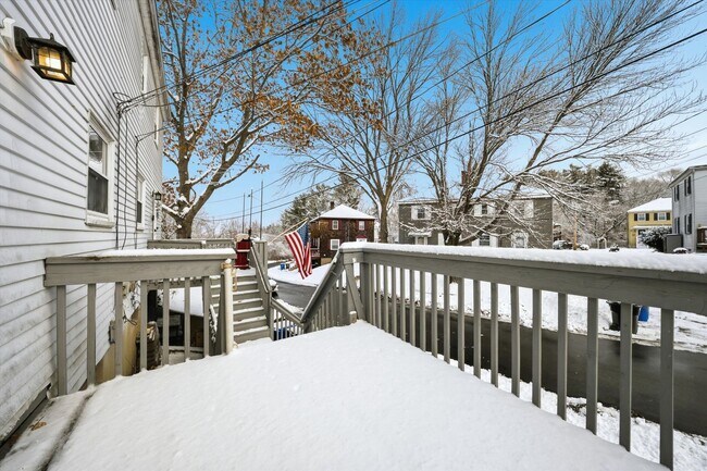 Building Photo - 77 Merrow St