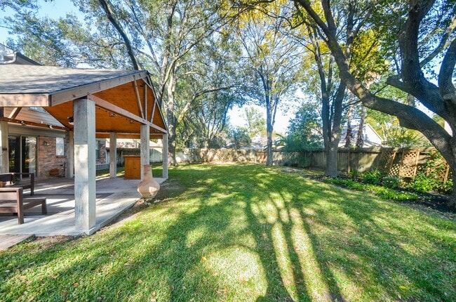 Building Photo - 8310 Hot Springs Dr