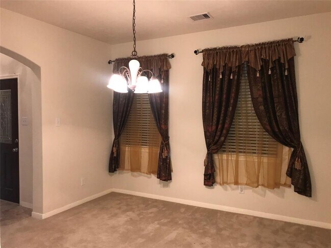 Building Photo - 4023 Windmill Creek Dr