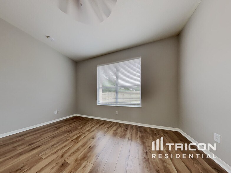 Building Photo - 10337 Avelar Ridge Dr