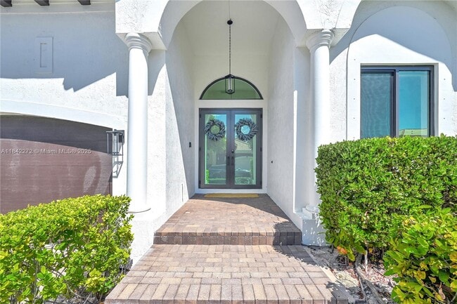 Primary Photo - 7565 SW 190th St