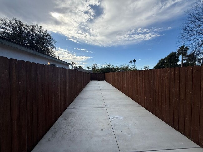 Building Photo - Brand new and Move-In ready!