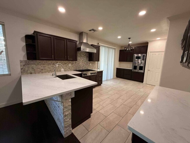 Building Photo - Spacious Cresleigh Ranch Home Near Schools...