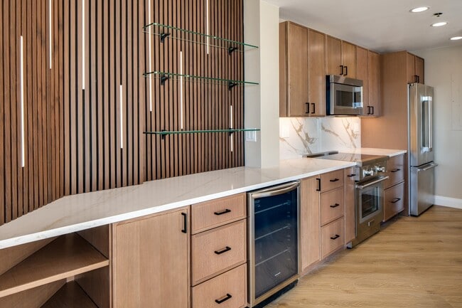 Building Photo - 600 Harbor Blvd