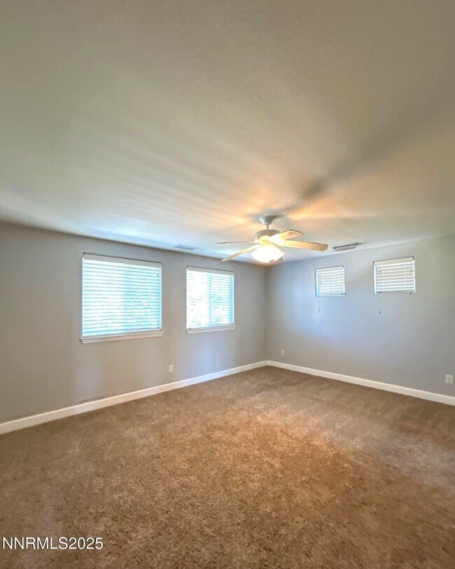 Building Photo - 2065 Long Hollow Dr