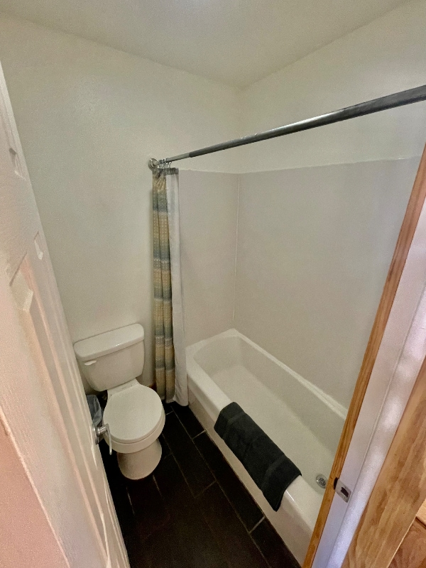 Building Photo - 102 N Maple Ave