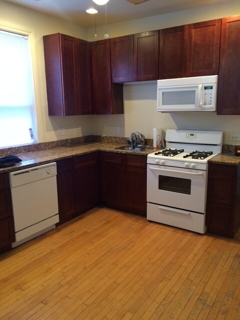 Building Photo - 2311 N Avers Ave