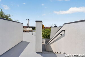 Building Photo - 719 Eleanor Ave