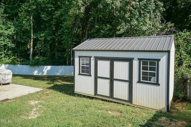 Building Photo - Stunning 4-Bedroom Home with 3-Car Garage ...