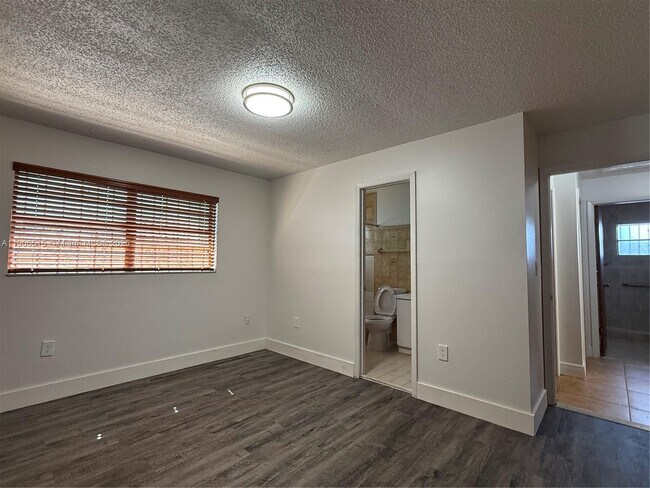 Building Photo - 1048 NW 32nd Pl