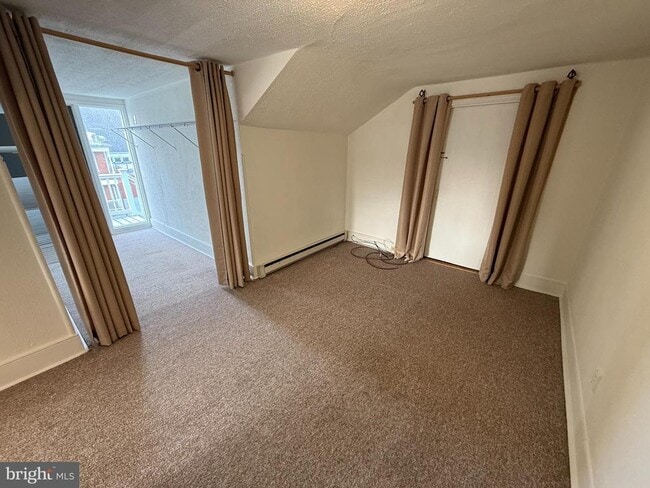 Building Photo - 405 Bridge St