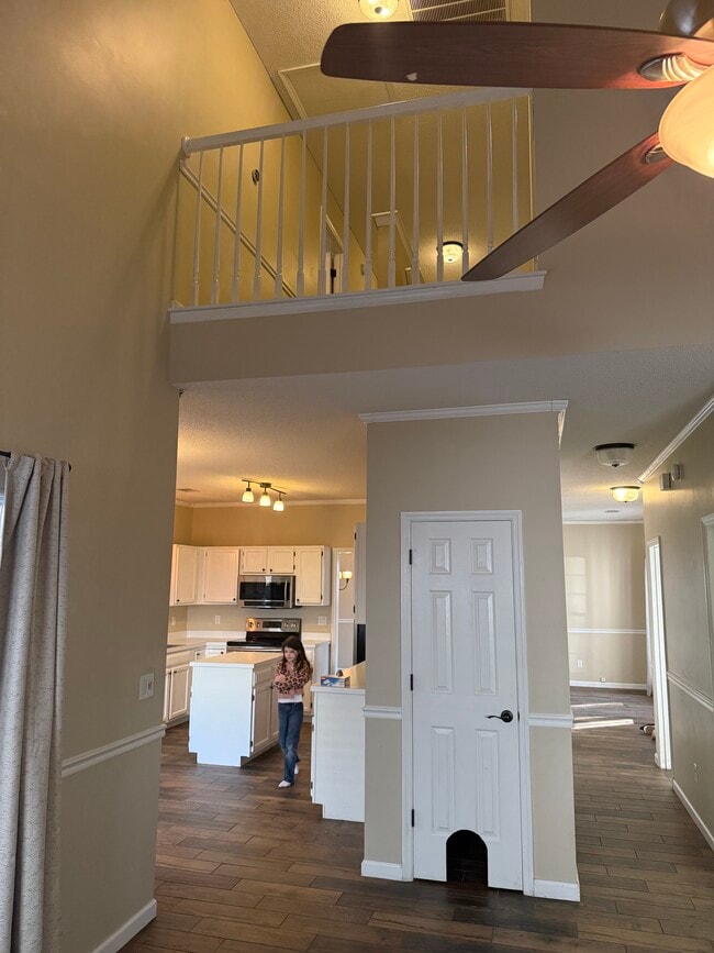 Building Photo - 8511 Stonebridge Dr