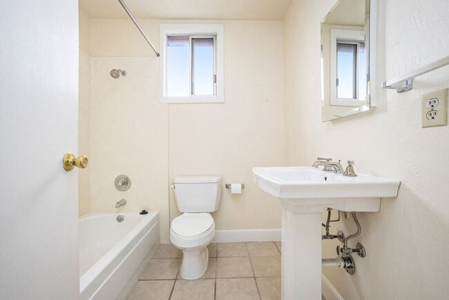 Building Photo - 537 Central Ave