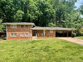 Building Photo - 2612 Dawn Dr