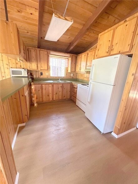 Building Photo - 2215 Bernina Dr