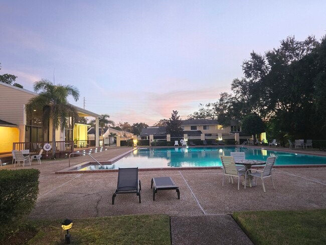 Building Photo - 5347 Emerald Isle Dr