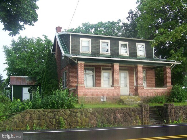 Building Photo - 132 E Maple Grove Rd