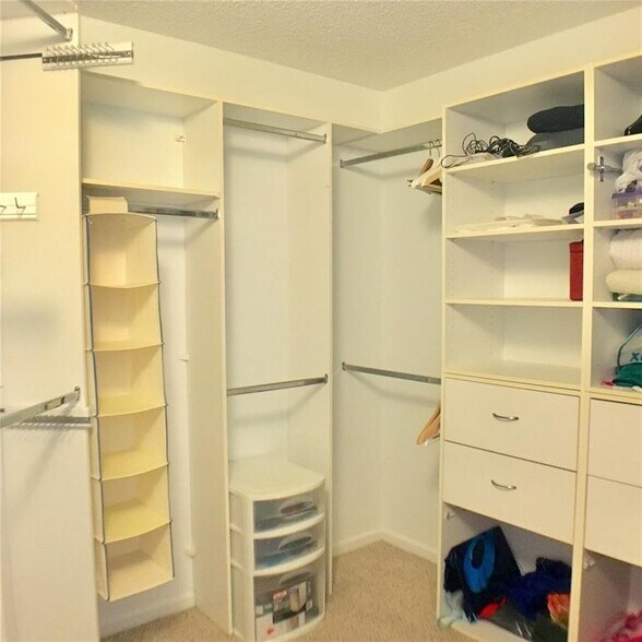 Building Photo - 1138 Croton Ct