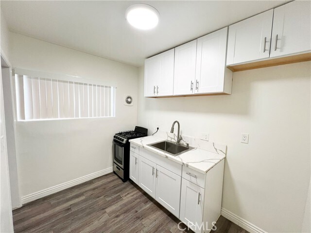 Building Photo - 12926 Doty Ave