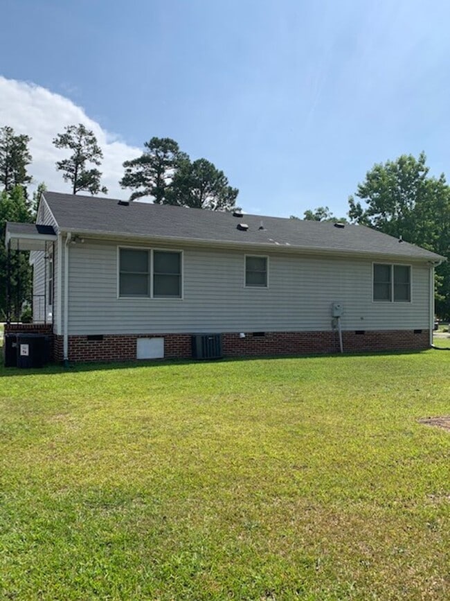 Building Photo - 408 Holly Ave