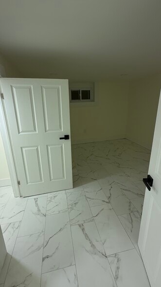 Building Photo - 47 Hopkins Pl