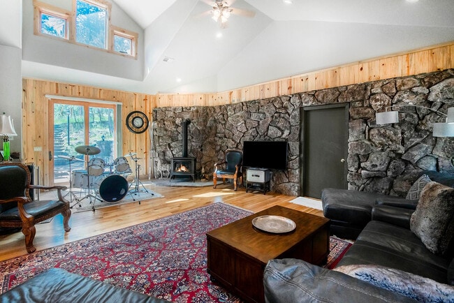 Building Photo - 28940 Golf Way