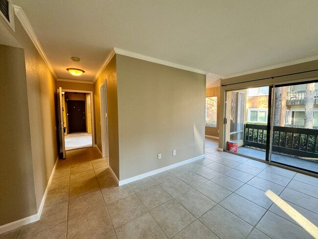 Building Photo - *** Move-In Special*** Luxury Living at Wa...