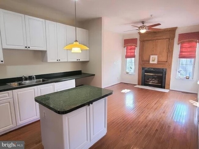 Building Photo - 164 Tilden Way