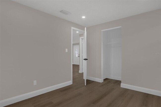 Building Photo - 518 Lavon Dr