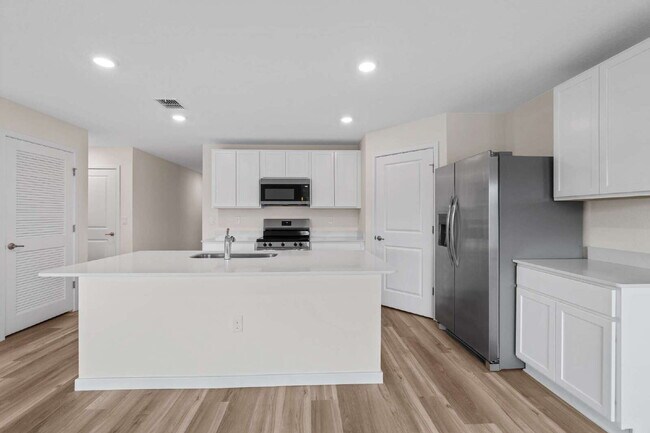 Building Photo - Be the first to rent this new 3BR 2BA home in SW Ocala!