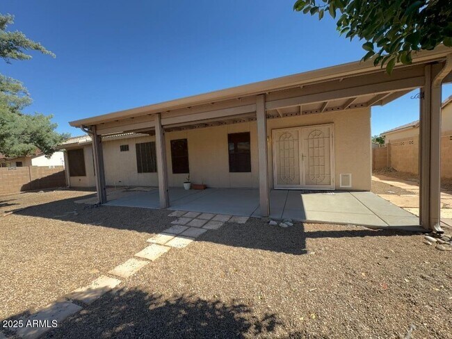 Building Photo - 3858 Plaza Margarita