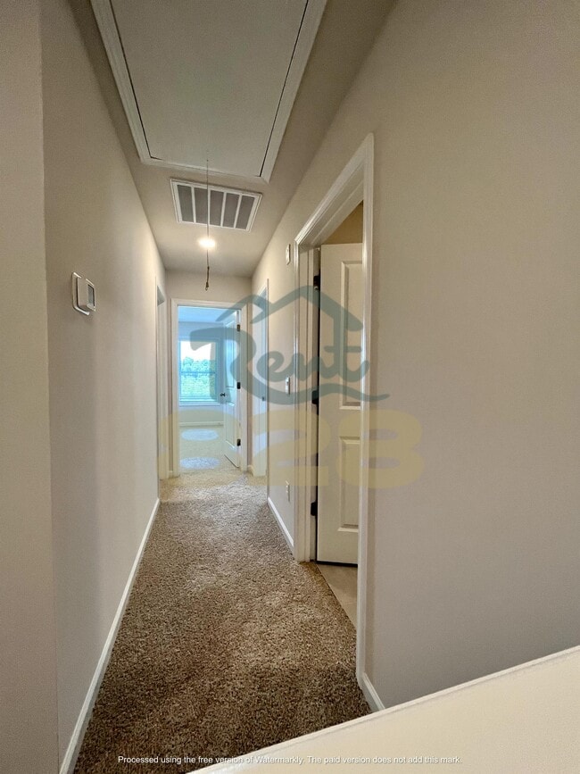 Building Photo - 146 Creekview Rd