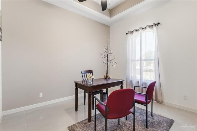 Building Photo - 18 Linva Ave