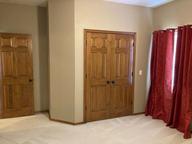 Building Photo - Gorgeous & Spacious 3 Bedroom Owasso Home-...