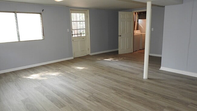 Building Photo - Beautiful 4-bedroom, 2 full baths home located in Independence, MO.