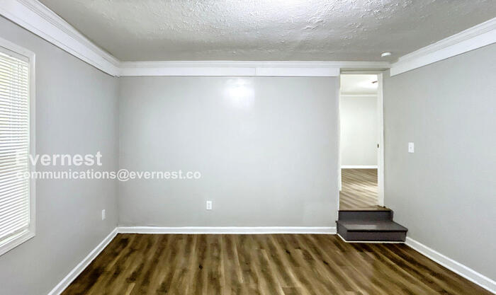 Building Photo - 2168 Rexford Dr