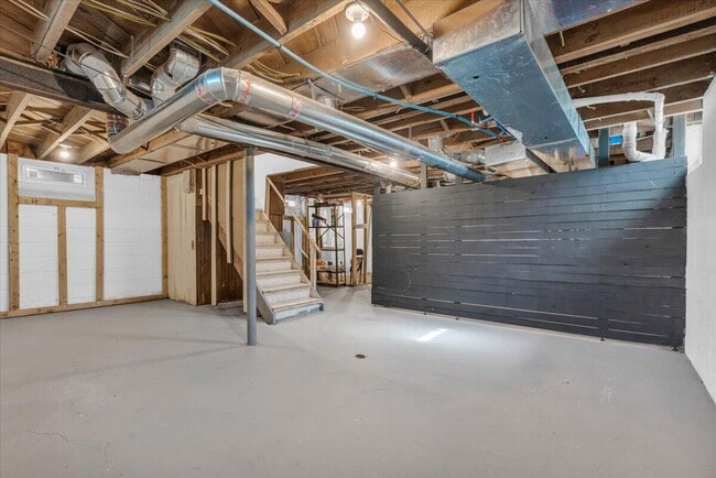 Building Photo - 14909 Griggs St