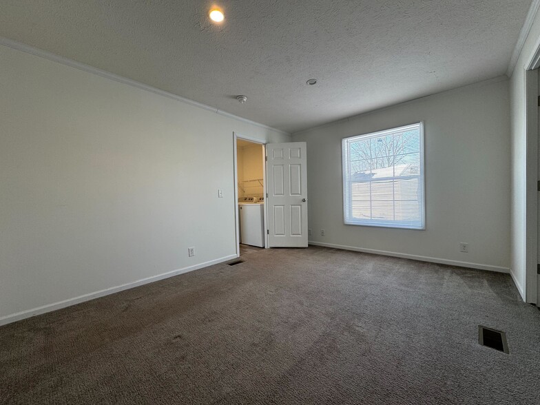 Building Photo - 317 22nd St NW