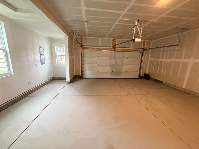 Building Photo - 891 Norfolk Ln