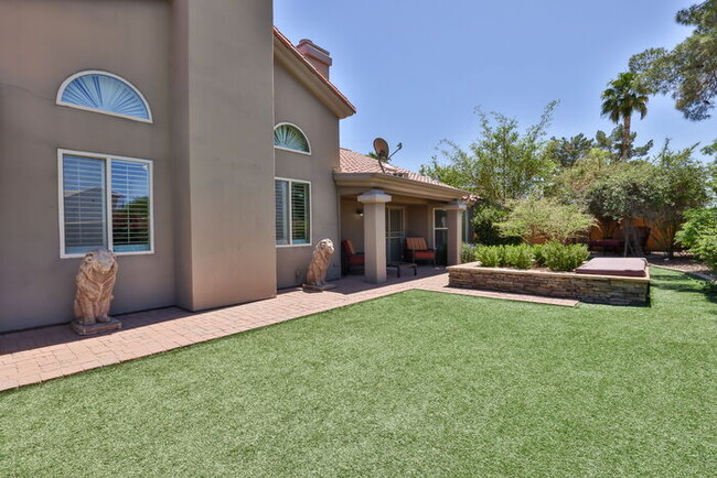Building Photo - 1307 E Treasure Cove Dr