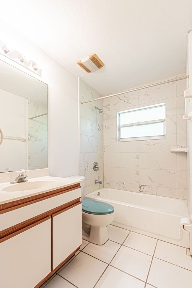 Building Photo - 5-Bed Home With Private Heated Pool & Large Yard - Pet Friendly!