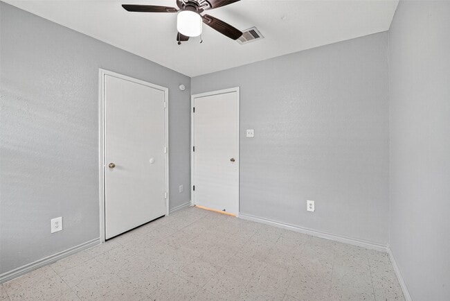 Building Photo - 11411 Roandale Dr