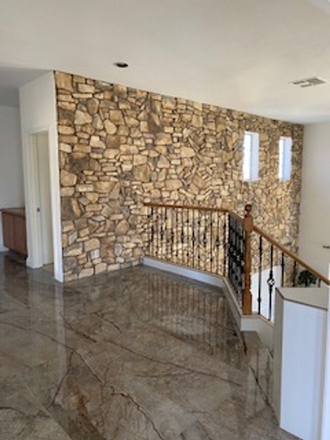 Building Photo - Beautiful 2 story home in Southern Highlands- Just Reduced AND 2 weeks Free!!