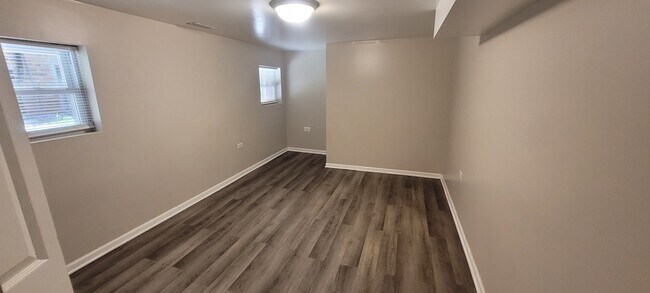 Building Photo - 4039 N Long Ave