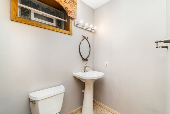 Building Photo - Stunning 4-Bedroom Home with 5 Full Baths + Hot Tub, Wooded Retreat