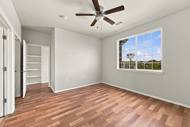 Building Photo - 2662 S Cathay Way