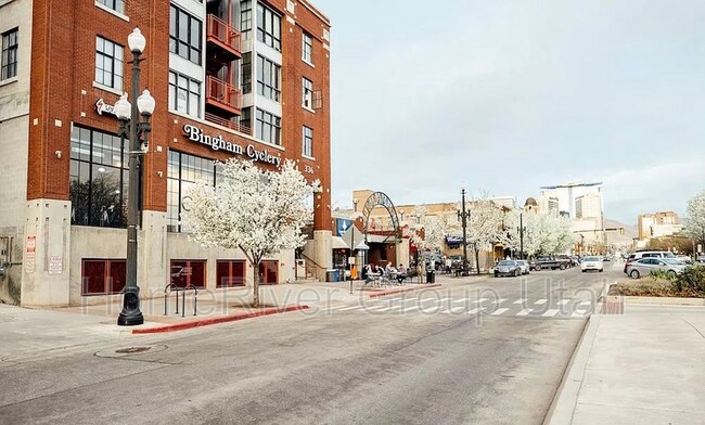 Building Photo - 336 W Broadway